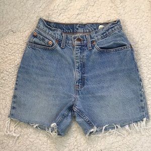 👖Vintage 80’s👜Levi’s High Waisted 28” W Cutoffs